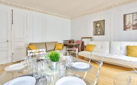 Appartement Quartier Champs-Elysees 3